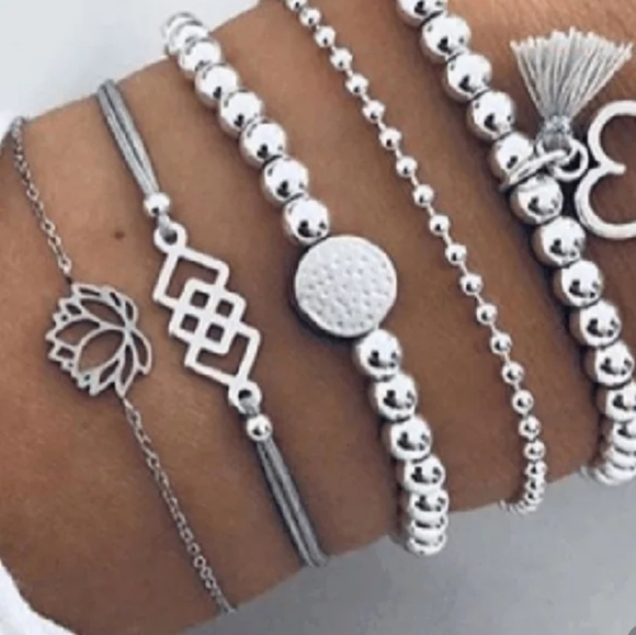 Jewelry - 💝Bracelet Set 5 Pieces in Silvertone